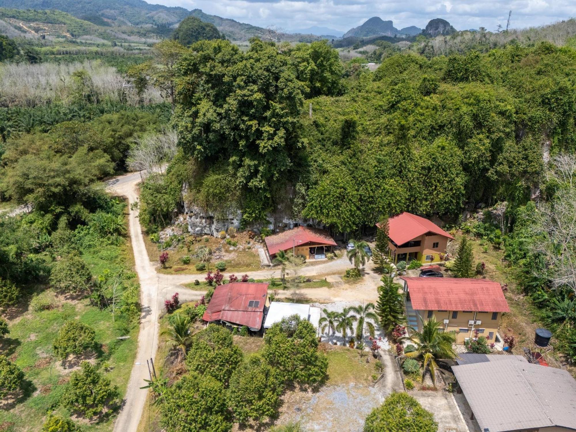 Country House Pulai Holiday Village Gua Musang Kültér fotó